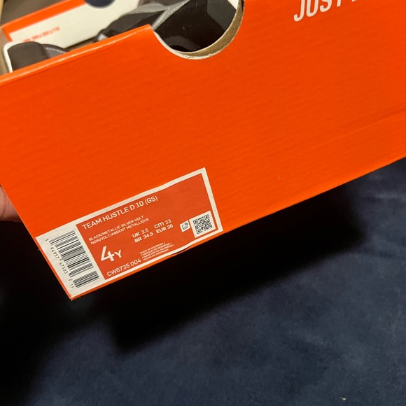 New in box Nikes - Picture 2 of 5